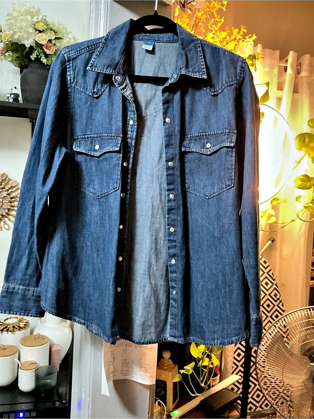 Old Navy' Blue Denim Button Down Shirt size M